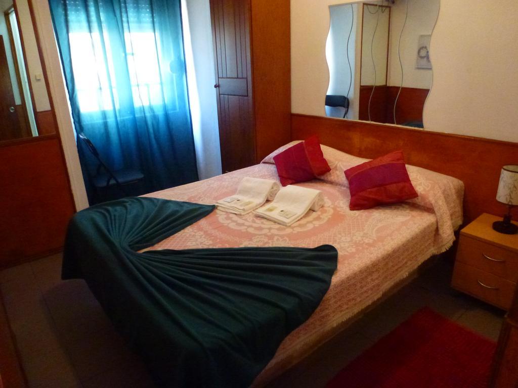 Hospedaria D. Damélio Lisboa Extérieur photo